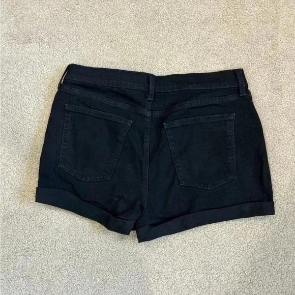 Old navy black mid rise high rise jean shorts - Picture 2 of 4